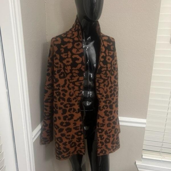 Brown and black sweater - Picture 2 of 3